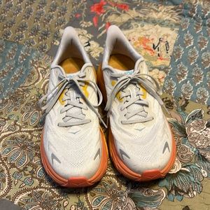 Hoka Arahi 6 size 8 1/2